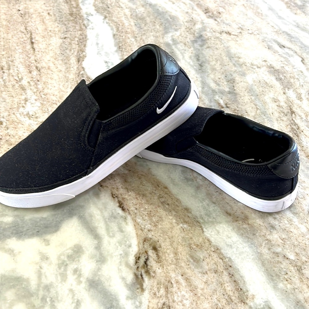 Nike slip one. Worn once. Size 10